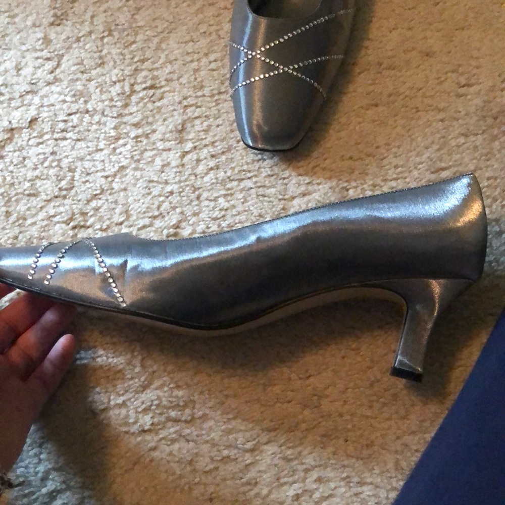 Pewter, Sequences Closed Toe Pumps. - image 3